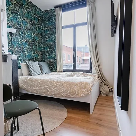 3 Stylish At A Great Location In Γάνδη