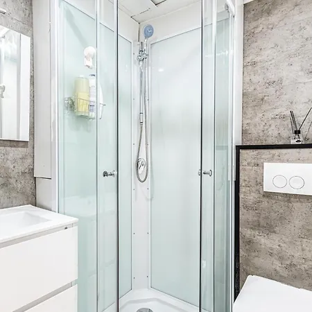 3 Stylish At A Great Location In * Γάνδη