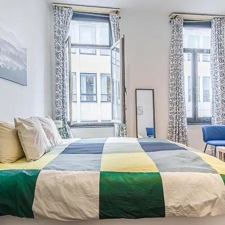 3 Stylish At A Great Location In Ghent