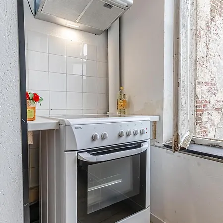 Apartment 3 Stylish At A Great Location In