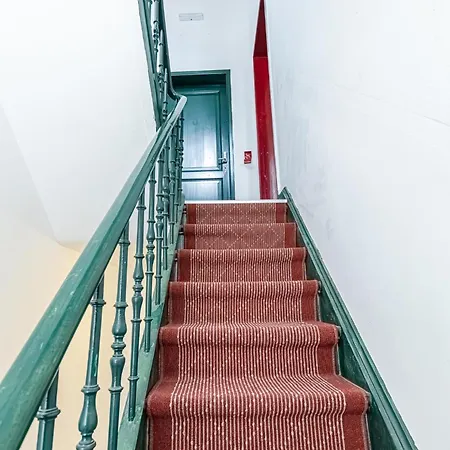 3 Stylish At A Great Location In *